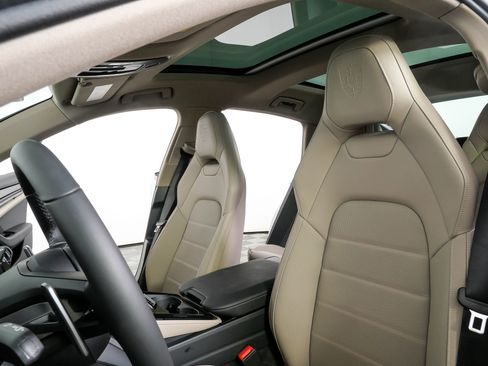 New 2026 Porsche Panamera RWD image 5