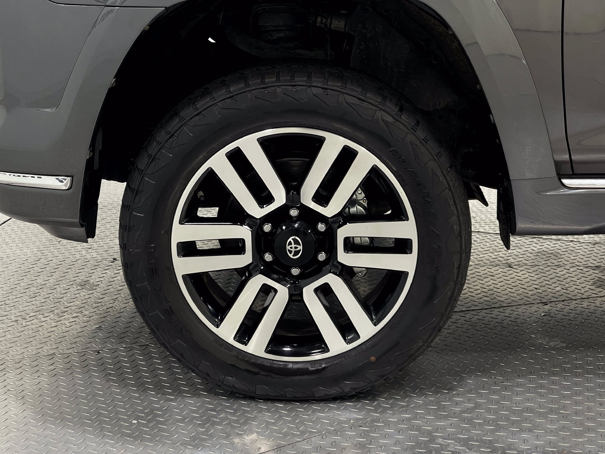 Used 2015 Toyota 4Runner Limited AWD/4WD image 37