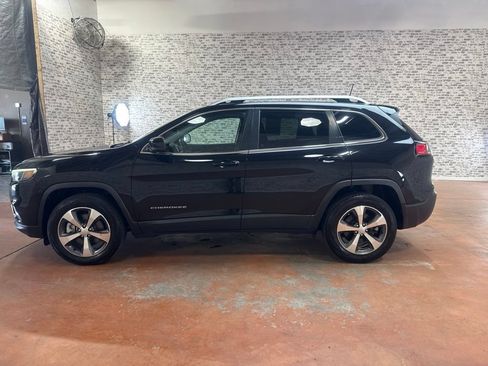 Used 2021 Jeep Cherokee Limited AWD/4WD image 4