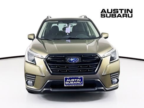 Used 2023 Subaru Forester Premium AWD/4WD image 2