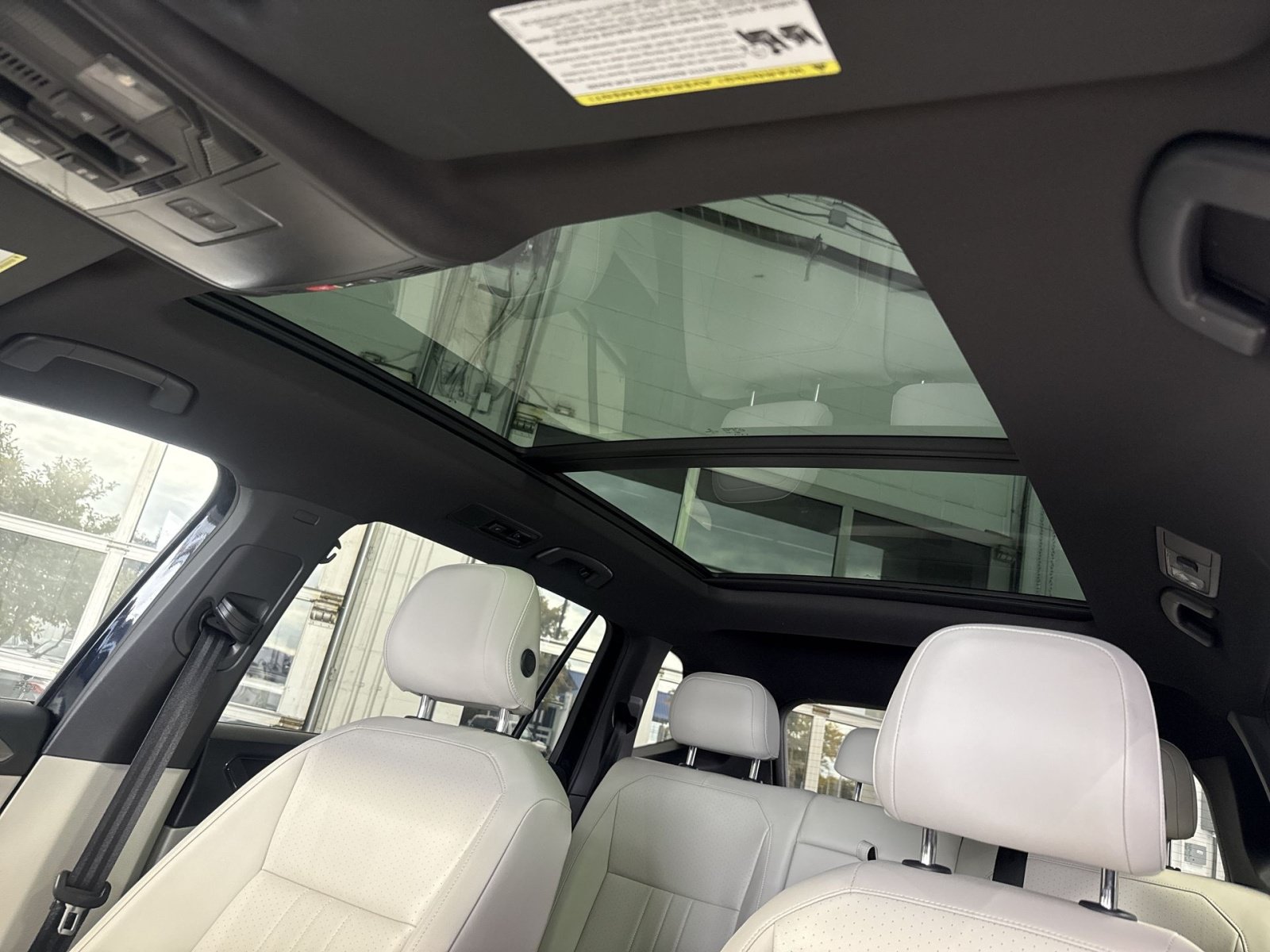 Used 2022 Volkswagen Tiguan SE R-Line AWD/4WD image 25
