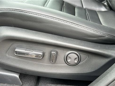 Used 2025 Honda CR-V EX-L image 10