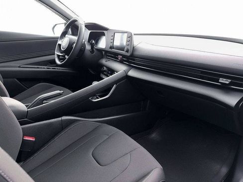 New 2026 Hyundai Elantra SEL Sport FWD image 15