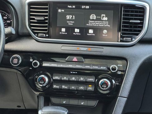 Used 2022 Kia Sportage EX image 16