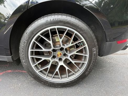 Used 2018 Porsche Macan AWD/4WD image 21