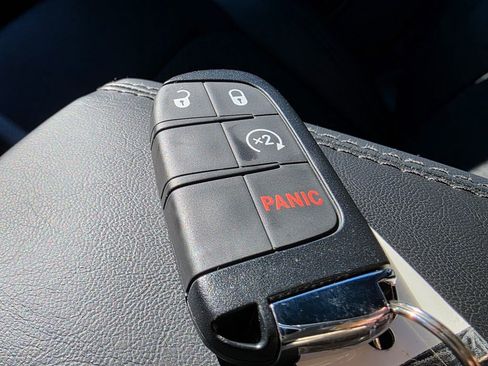 New 2026 Jeep Compass Latitude image 25