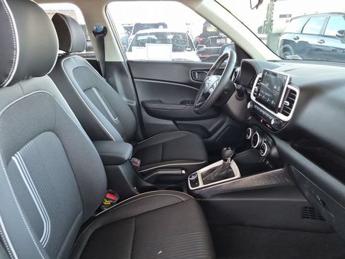 New 2026 Hyundai Venue SEL FWD image 30