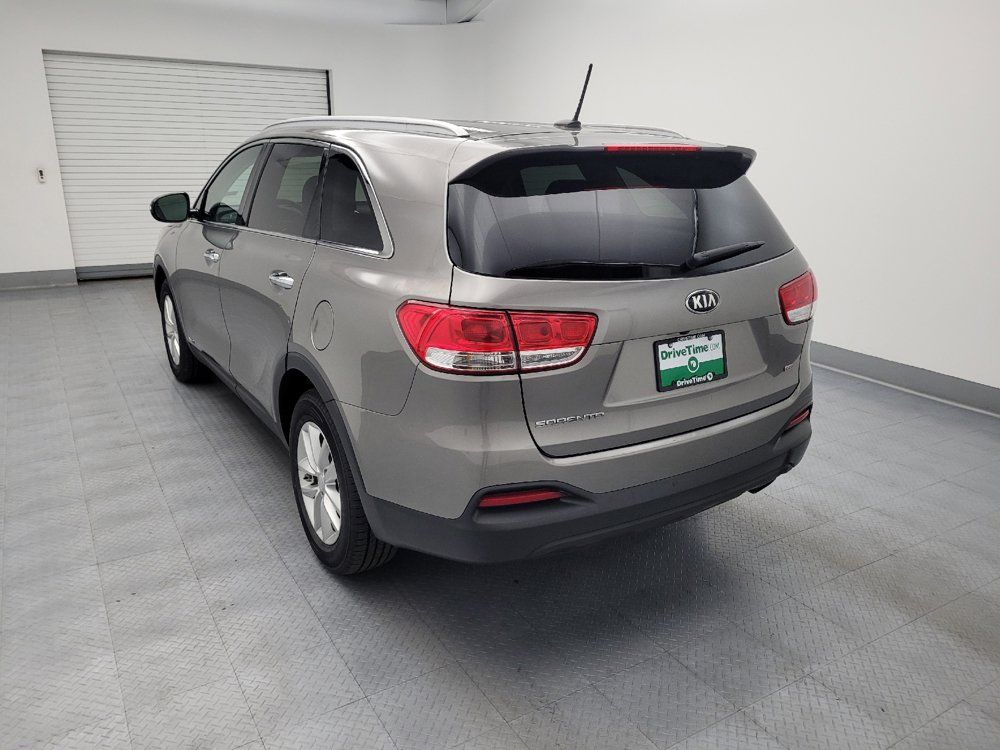 Used 2017 Kia Sorento AWD image 5