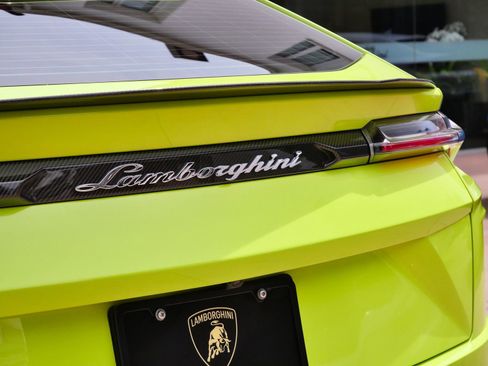 Used 2022 Lamborghini Urus image 27