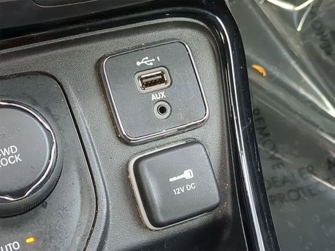 Certified 2021 Jeep Compass Limited image 36