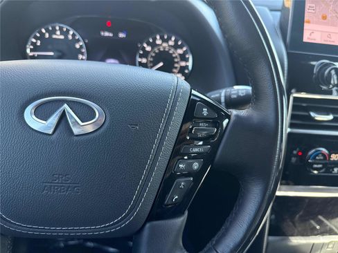 Used 2024 INFINITI QX80 Sensory image 18
