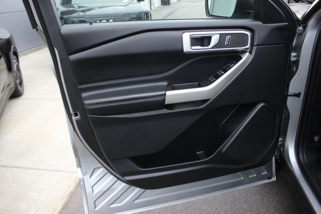 Used 2021 Ford Explorer XLT w/ Equipment Group 202A AWD/4WD image 20