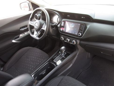 Used 2024 Nissan Kicks SV image 9