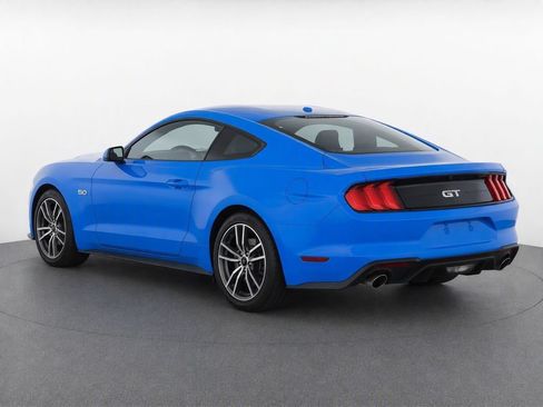 Used 2017 Ford Mustang GT Premium RWD image 4