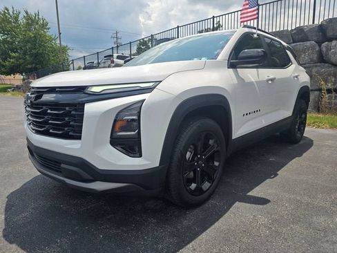 Used 2025 Chevrolet Equinox LT w/ Safety and Technology Package AWD/4WD image 8