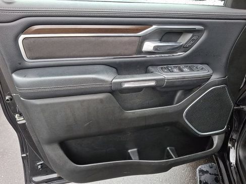 Used 2022 RAM 1500 Laramie AWD/4WD image 9
