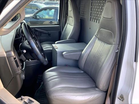 Used 2022 Chevrolet Express 2500 w/ Driver Convenience Package image 6