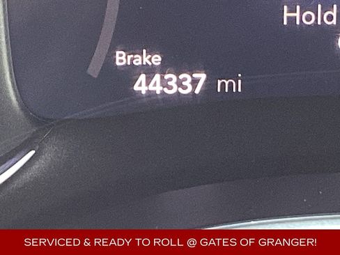 Used 2024 Chrysler Pacifica Select image 5