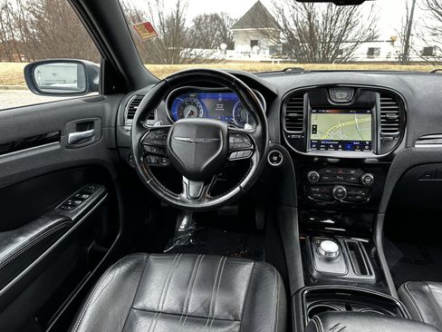 Used 2021 Chrysler 300 S image 22