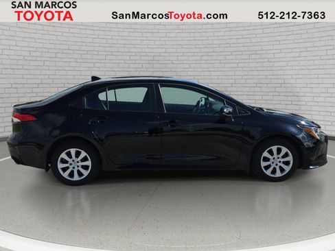 Used 2025 Toyota Corolla LE FWD image 5