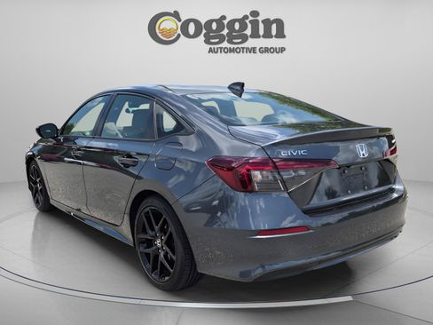 Used 2025 Honda Civic Sport image 4