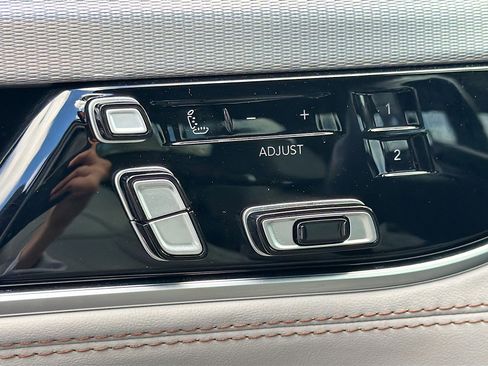 Used 2022 Jeep Grand Wagoneer Series I w/ Flexible Seating Group image 27