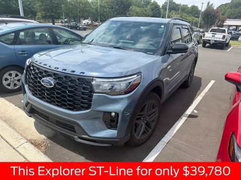 Used 2025 Ford Explorer ST-Line w/ Premium Package AWD/4WD image 6