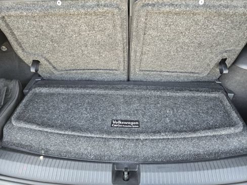 Used 2022 Volkswagen Tiguan SE R-Line FWD image 33