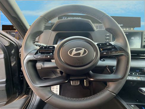 Certified 2025 Hyundai Elantra Sport FWD image 12
