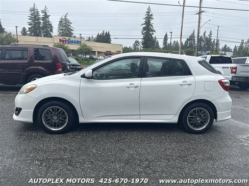 Used 2010 Toyota Matrix S image 4