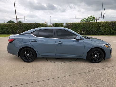 Used 2024 Nissan Sentra SV w/ All-Weather Package FWD image 4