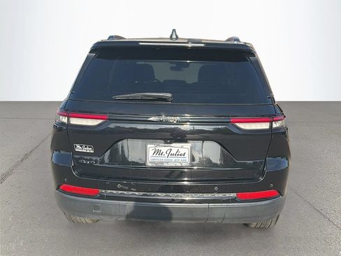Used 2023 Jeep Grand Cherokee Altitude AWD/4WD image 5
