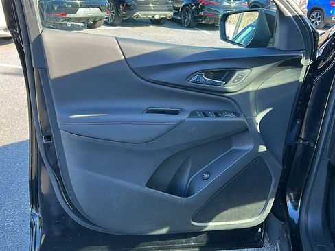 Used 2022 Chevrolet Equinox RS image 9