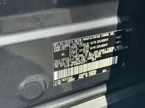 Used 2024 Toyota RAV4 XLE AWD/4WD image 30