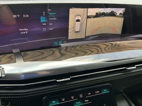 New 2026 Cadillac Escalade Platinum Sport w/ LPO, ONYX Package AWD/4WD image 16