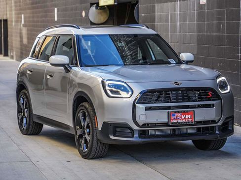 Certified 2025 MINI Cooper Countryman S image 1
