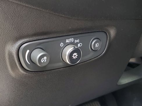 Used 2020 Chevrolet Equinox Premier image 22