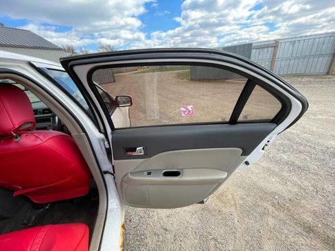 Used 2011 Ford Fusion SEL FWD image 27