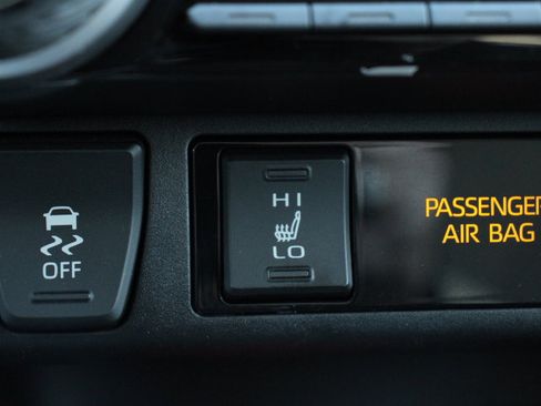 Certified 2022 Toyota RAV4 XLE image 27