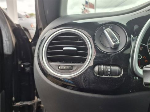 Used 2014 Volkswagen Beetle 2.5 image 22