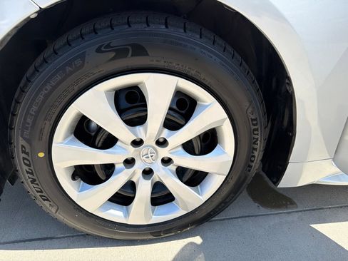 Used 2024 Toyota Corolla LE FWD image 12