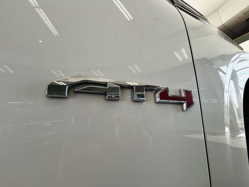Used 2022 GMC Yukon XL AT4 w/ Max Trailering Package AWD/4WD image 5