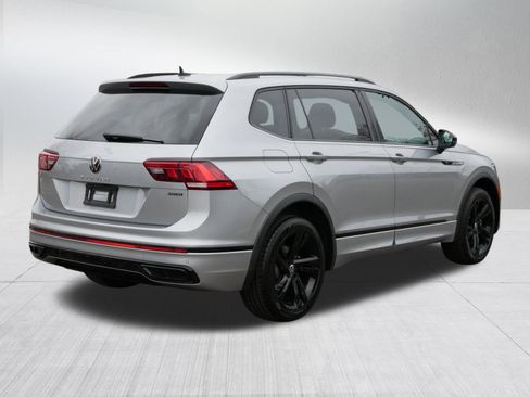 Used 2023 Volkswagen Tiguan SE R-Line AWD/4WD image 7
