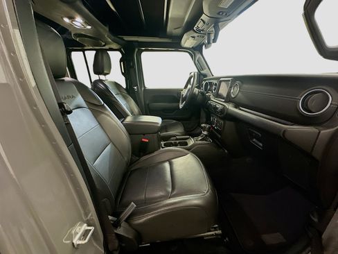 Used 2023 Jeep Wrangler Sahara image 31
