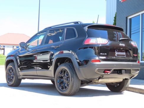 Used 2021 Jeep Cherokee Trailhawk w/ Trailer Tow Group AWD/4WD image 12