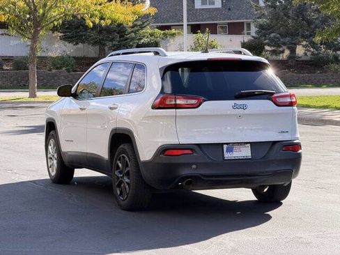 Used 2018 Jeep Cherokee Latitude Plus image 7