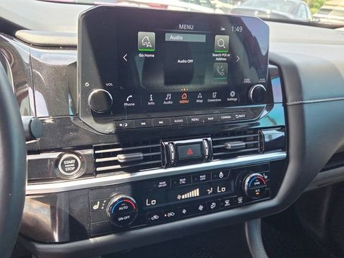 Used 2022 Nissan Pathfinder SL AWD/4WD image 21
