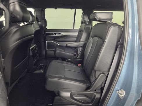 New 2026 Jeep Grand Wagoneer Limited AWD/4WD image 16
