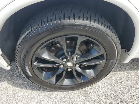 Certified 2022 Dodge Durango R/T w/ Blacktop Package AWD/4WD image 9