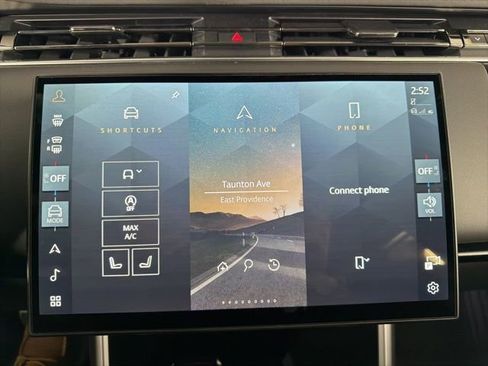 Used 2026 Land Rover Range Rover Long Wheelbase SE image 20